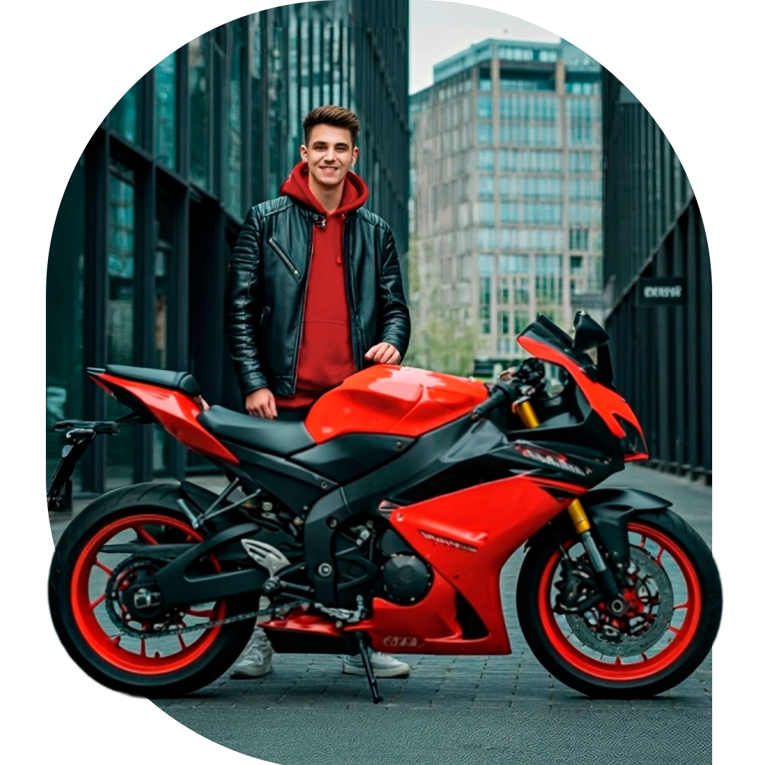 hombre compra moto con credito de libre inversión